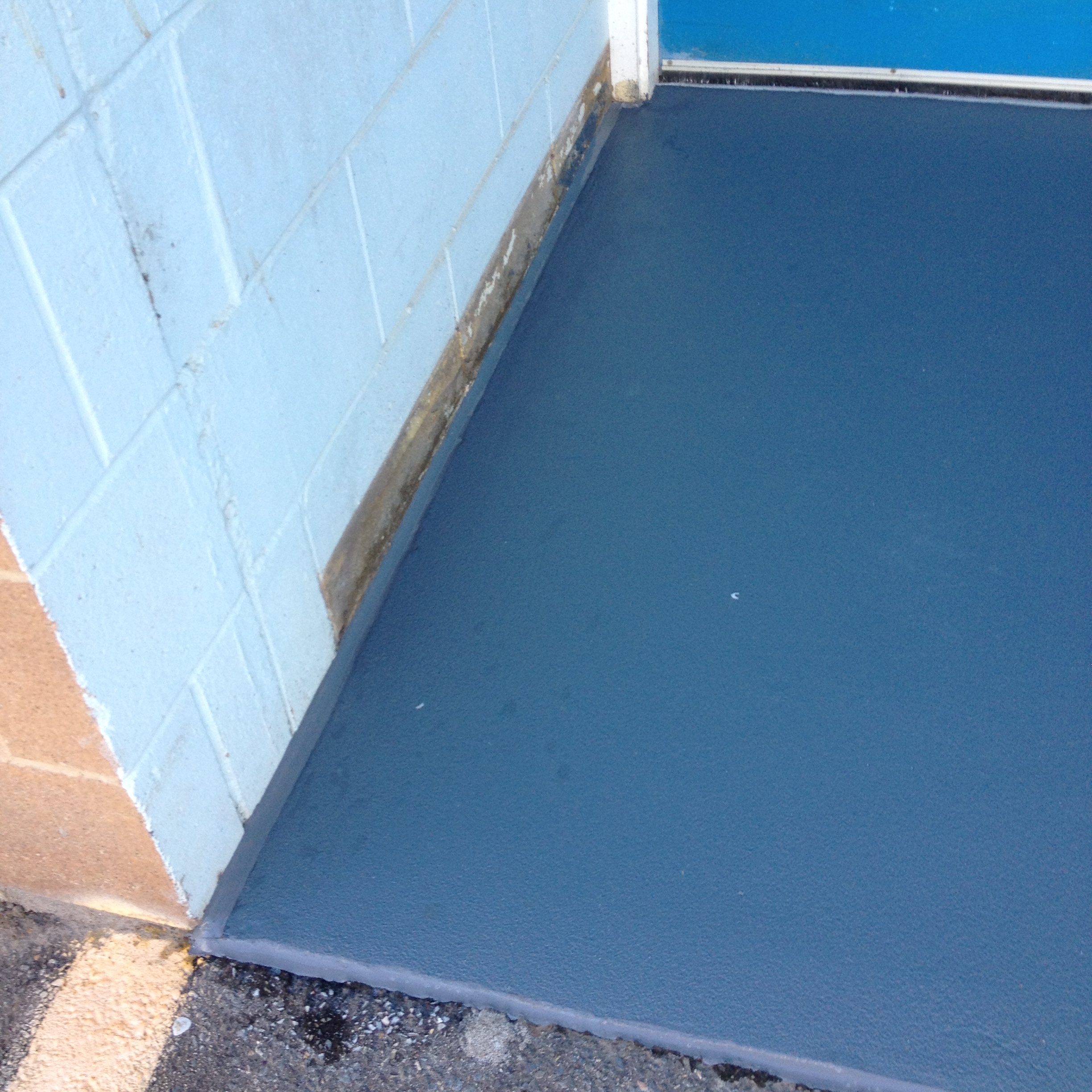 Polyurethane Sealant Installation at Wall